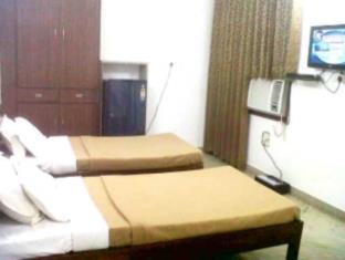 Om Palace Hotel New Delhi Exterior photo